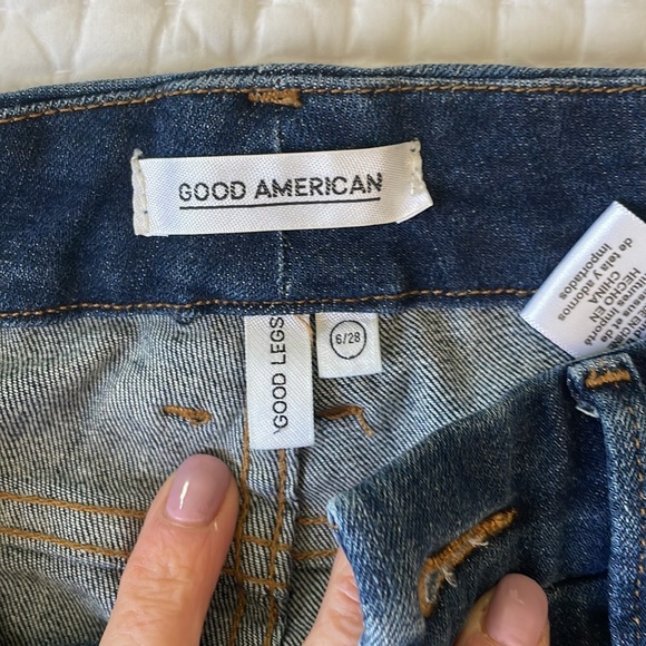 Good American Dark Blue Straight Leg Jeans - Picture 2 of 6